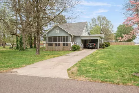 Exterior - 1205 13th Street St, Monett, MO 65708 photo 2 of 8