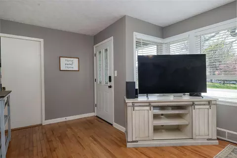 1817 E Glenwood St, Springfield, MO 65804 photo 5