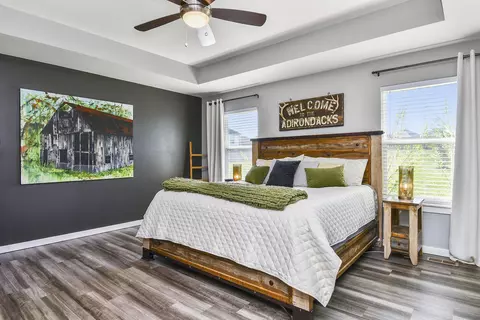Bedroom - 4336 E Hidden Oak Ct, Springfield, MO 65802 photo 1 of 6
