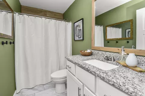 Bath - 4336 E Hidden Oak Ct, Springfield, MO 65802 photo 7 of 10