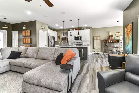 Living - 4336 E Hidden Oak Ct, Springfield, MO 65802 photo 5 of 5