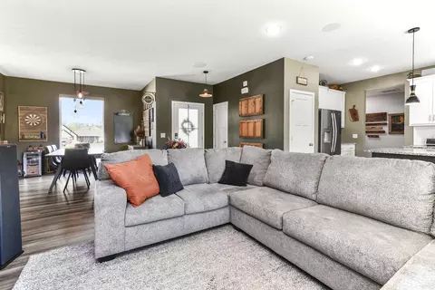 Living - 4336 E Hidden Oak Ct, Springfield, MO 65802 photo 2 of 5