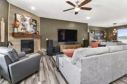 Living - 4336 E Hidden Oak Ct, Springfield, MO 65802 photo 3 of 5