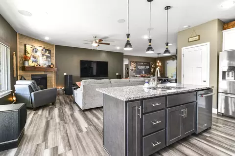 Kitchen - 4336 E Hidden Oak Ct, Springfield, MO 65802 photo 2 of 8