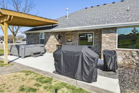 Exterior - 4336 E Hidden Oak Ct, Springfield, MO 65802 photo 6 of 19
