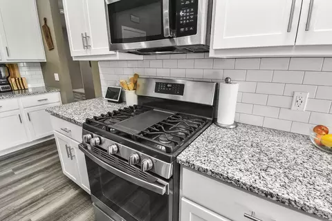 Kitchen - 4336 E Hidden Oak Ct, Springfield, MO 65802 photo 7 of 8