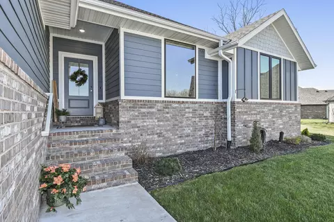 Exterior - 4336 E Hidden Oak Ct, Springfield, MO 65802 photo 4 of 19