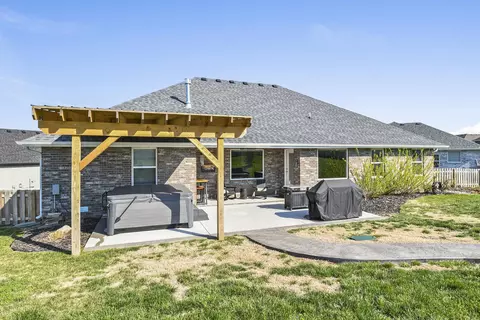 Exterior - 4336 E Hidden Oak Ct, Springfield, MO 65802 photo 5 of 19