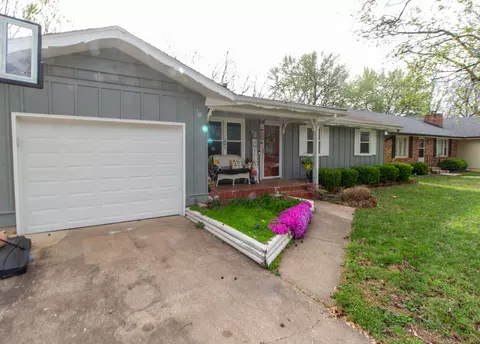 Exterior - 3168 S Ferguson Ave, Springfield, MO 65807 photo 14 of 17