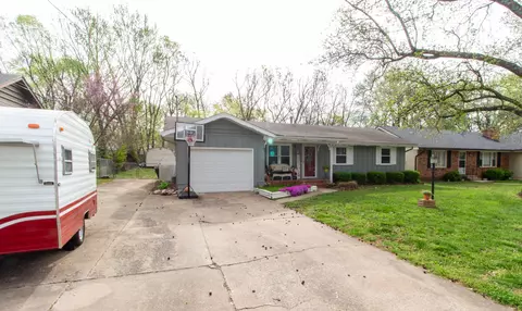 Exterior - 3168 S Ferguson Ave, Springfield, MO 65807 photo 11 of 17
