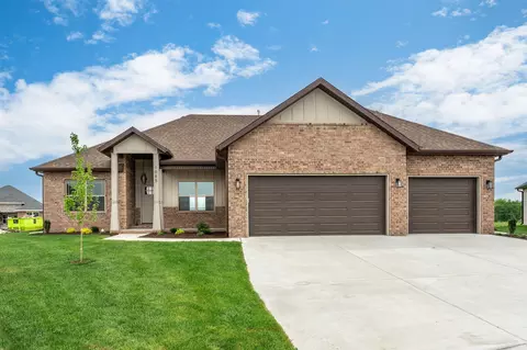 1085 W Franklin Ct, Springfield, MO 65810 photo 1