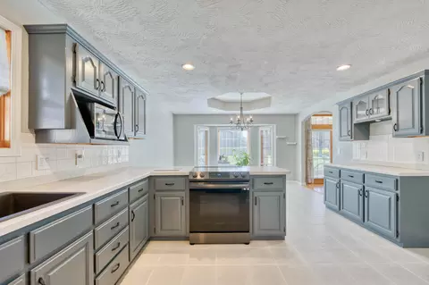 Kitchen - 4932 S Clay Ct, Springfield, MO 65810 photo 5 of 6