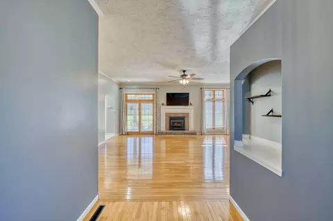 Living - 4932 S Clay Ct, Springfield, MO 65810 photo 1 of 3