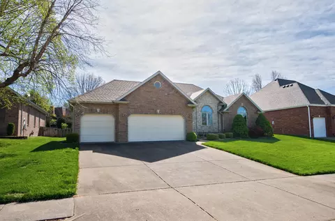Exterior - 4932 S Clay Ct, Springfield, MO 65810 photo 2 of 12