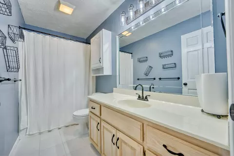 Bath - 4932 S Clay Ct, Springfield, MO 65810 photo 5 of 6