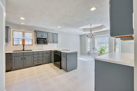 Kitchen - 4932 S Clay Ct, Springfield, MO 65810 photo 3 of 6