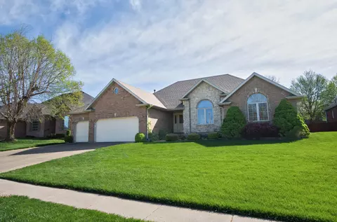 Exterior - 4932 S Clay Ct, Springfield, MO 65810 photo 3 of 12