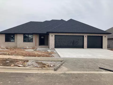 810 E Crew Dr, Nixa, MO 65714 photo 2