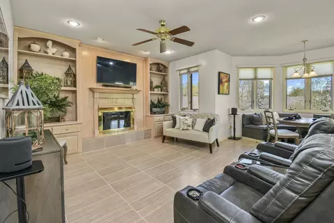 Living - 142 Oxford Ln, Branson, MO 65616 photo 3 of 11