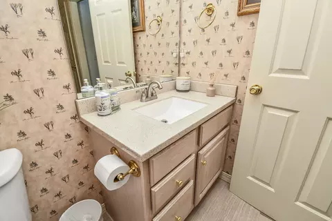 Bath - 142 Oxford Ln, Branson, MO 65616 photo 5 of 9