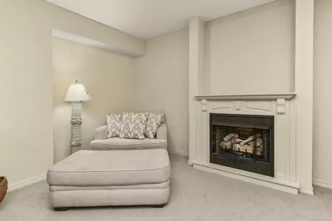 Living - 142 Oxford Ln, Branson, MO 65616 photo 9 of 11