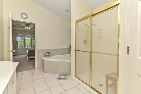 Bath - 142 Oxford Ln, Branson, MO 65616 photo 1 of 9