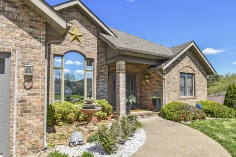 Exterior - 142 Oxford Ln, Branson, MO 65616 photo 3 of 17