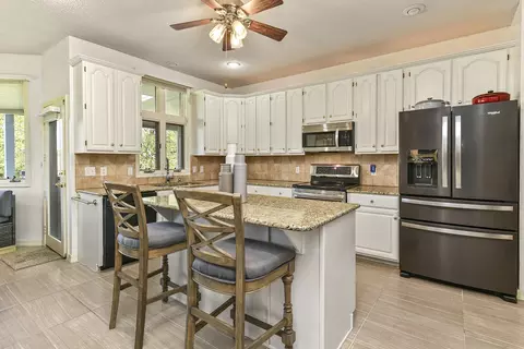 Kitchen - 142 Oxford Ln, Branson, MO 65616 photo 2 of 11
