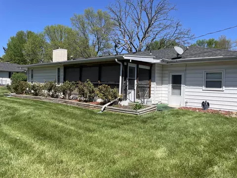 Exterior - 105 N Estes St, Nixa, MO 65714 photo 9 of 13