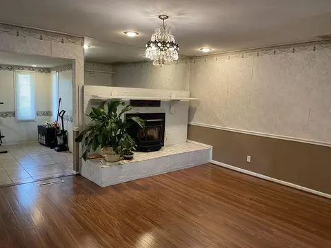 Living - 105 N Estes St, Nixa, MO 65714 photo 2 of 2