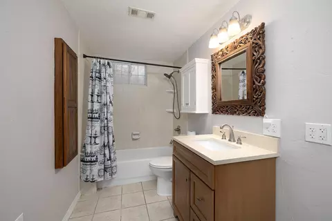 Bath - 913 S Nicholas Rd, Nixa, MO 65714 photo 4 of 6
