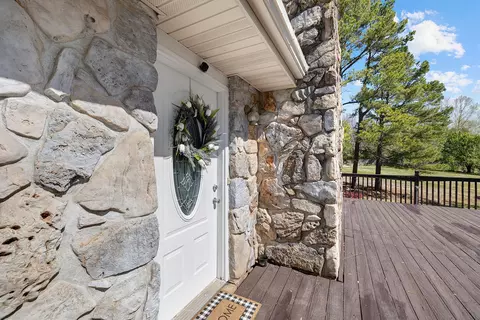 Exterior - 913 S Nicholas Rd, Nixa, MO 65714 photo 4 of 32