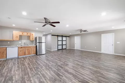 Living - 913 S Nicholas Rd, Nixa, MO 65714 photo 5 of 7