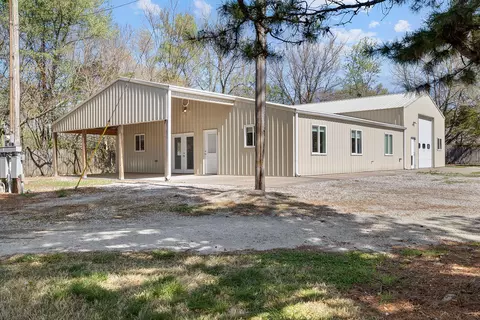 Exterior - 913 S Nicholas Rd, Nixa, MO 65714 photo 1 of 32