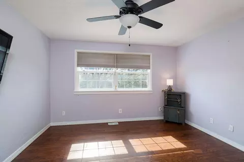 Living - 913 S Nicholas Rd, Nixa, MO 65714 photo 3 of 7