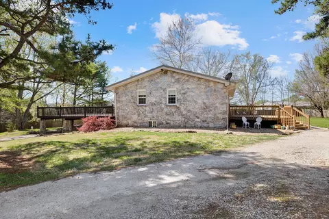 Exterior - 913 S Nicholas Rd, Nixa, MO 65714 photo 15 of 32