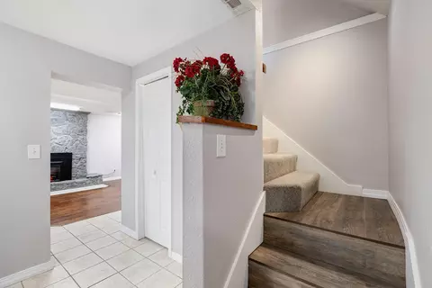 Entry Way - 913 S Nicholas Rd, Nixa, MO 65714 photo 4 of 4