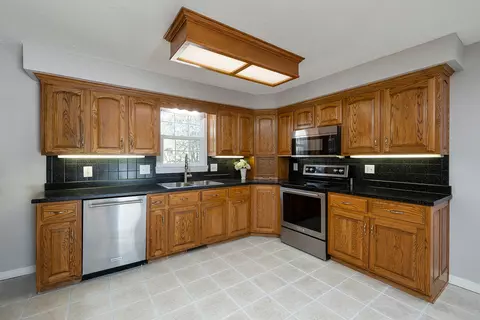 Kitchen - 913 S Nicholas Rd, Nixa, MO 65714 photo 7 of 7
