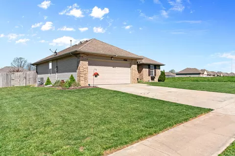 655 N Montego St, Nixa, MO 65714 photo 2