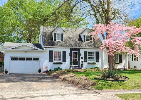 1608 S Kimbrough Ave, Springfield, MO 65807