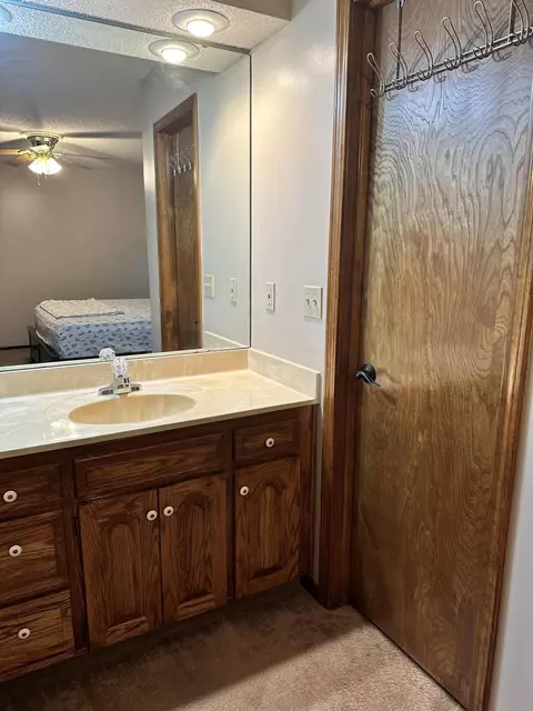 3506 S Weller Ave, Springfield, MO 65804 photo 13