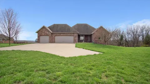 Exterior - 2076 W River Wood Dr, Nixa, MO 65714 photo 2 of 13