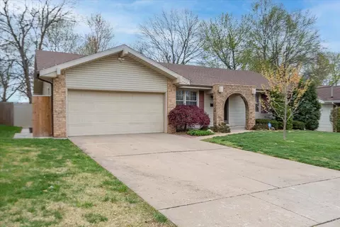 2430 S Virginia Ave, Springfield, MO 65807 photo 2