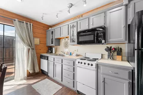 Kitchen - 5 Cabin Ct #1, Branson, MO 65616 photo 1 of 2