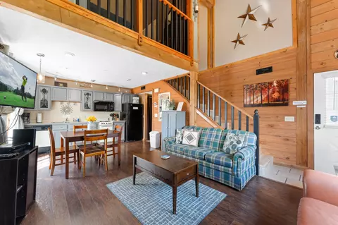 Living - 5 Cabin Ct #1, Branson, MO 65616 photo 2 of 4