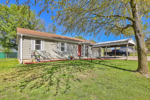 417 Harrison St, Nixa, MO 65714 photo 2