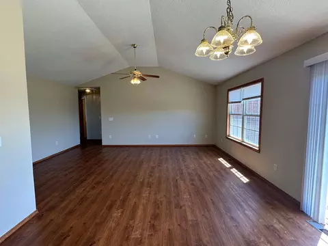 508 Silverleaf Ln, Willard, MO 65781 photo 4