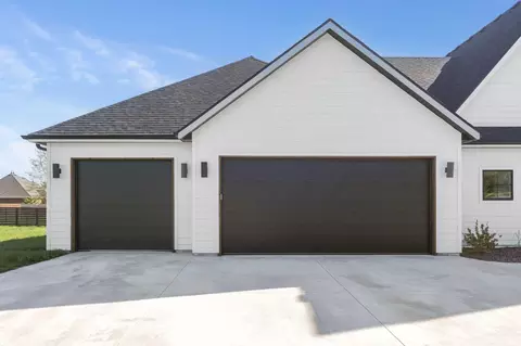 Exterior - 989 E Valley Trail Dr, Republic, MO 65738 photo 4 of 8