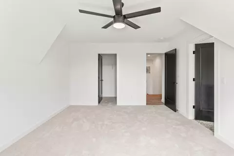 Bedroom - 989 E Valley Trail Dr, Republic, MO 65738 photo 3 of 4