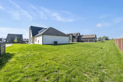 Exterior - 989 E Valley Trail Dr, Republic, MO 65738 photo 6 of 8